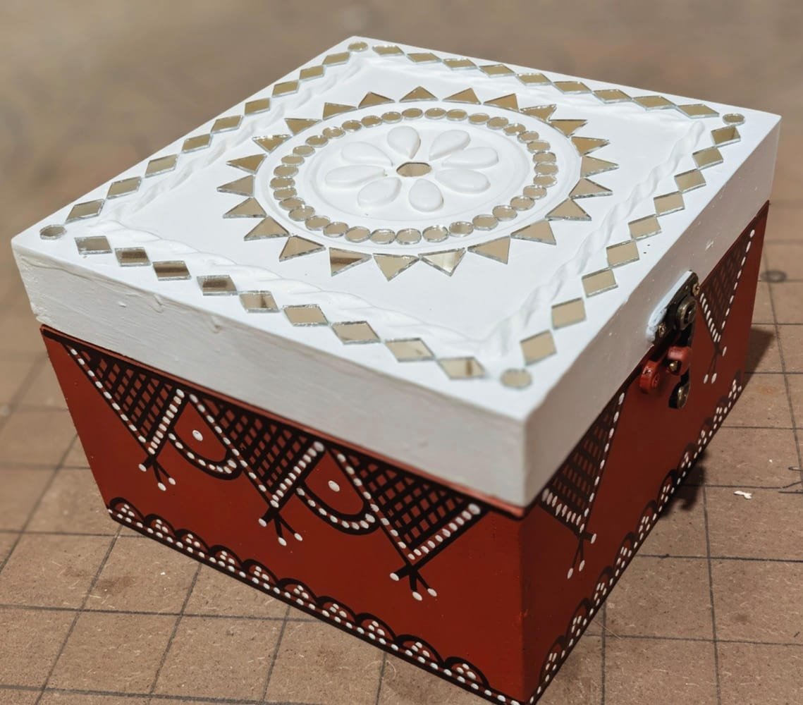 Kutch Mud Work (Lippen Art) Jewelry Box