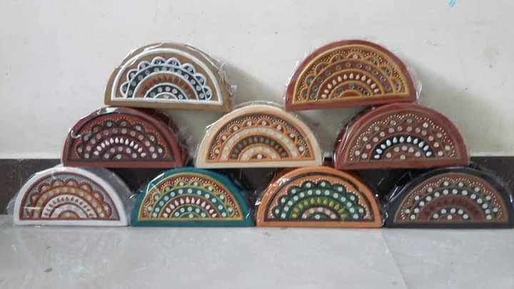 Mud Work Tissue Holder